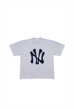 Load image into Gallery viewer, NV Logo Boxy Garment Dyed T-Shirt
